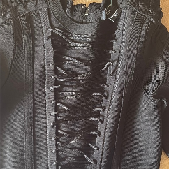 Black V-Neck Ruffled Long Sleeve Dress - Picture 3 of 10